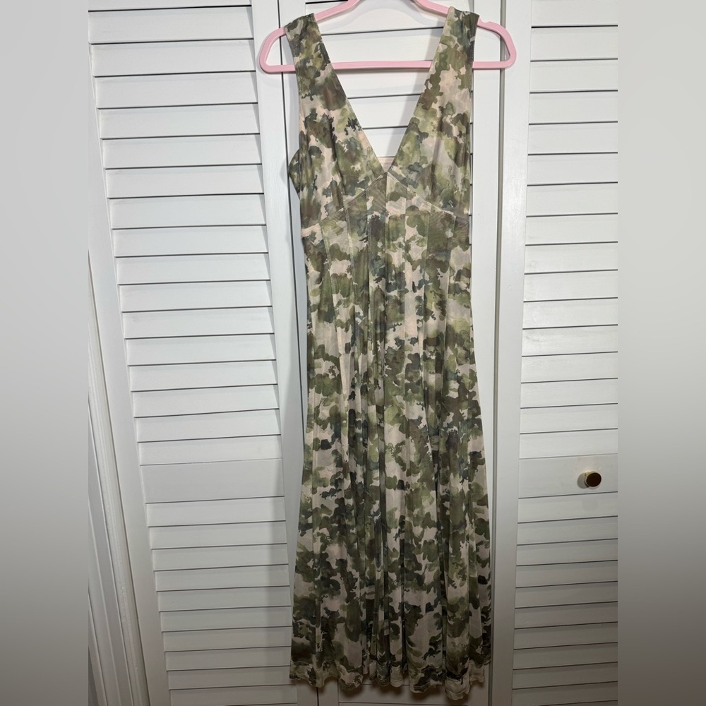 Anthropologie Pilcro Seamed V Neck Mesh Midi Dress Size XS (up to a medium) - Picture 7 of 10